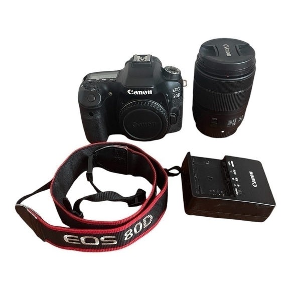 Canon EOS 80D 24.2MP Digital SLR Camera &  18-135mm IS USM Photo Camera Lens - Picture 8 of 12